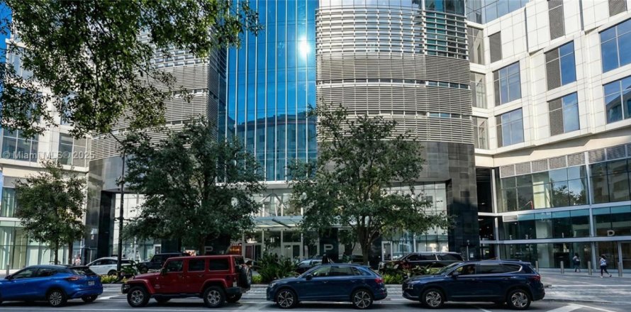 Condo in Miami, Florida, 2 bedrooms  № 1975593