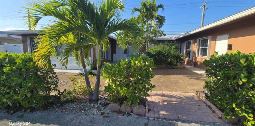 Apartment in Deerfield Beach, Florida 2 bedrooms, 111.48 sq.m. № 2146846
