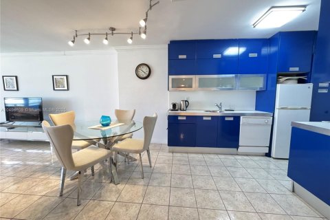 Copropriété à louer à Miami Beach, Floride: 1 chambre, 82.68 m2 № 1935885 - photo 4