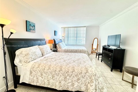 Copropriété à louer à Miami Beach, Floride: 1 chambre, 82.68 m2 № 1935885 - photo 10