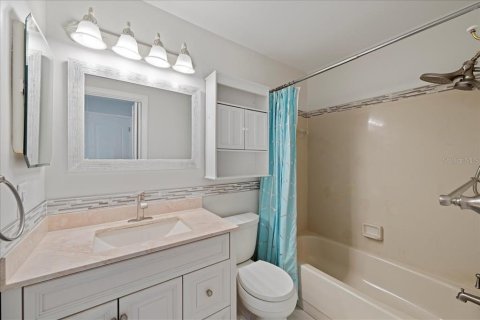 Copropriété à vendre à Clearwater, Floride: 2 chambres, 102.19 m2 № 1899383 - photo 25