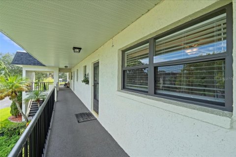 Copropriété à vendre à Clearwater, Floride: 2 chambres, 102.19 m2 № 1899383 - photo 2