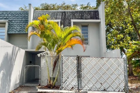 Touwnhouse à vendre à North Lauderdale, Floride: 3 chambres, 106.56 m2 № 2276762 - photo 25