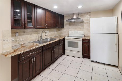 Touwnhouse à North Lauderdale, Floride 3 chambres, 106.56 m2 № 2276762
