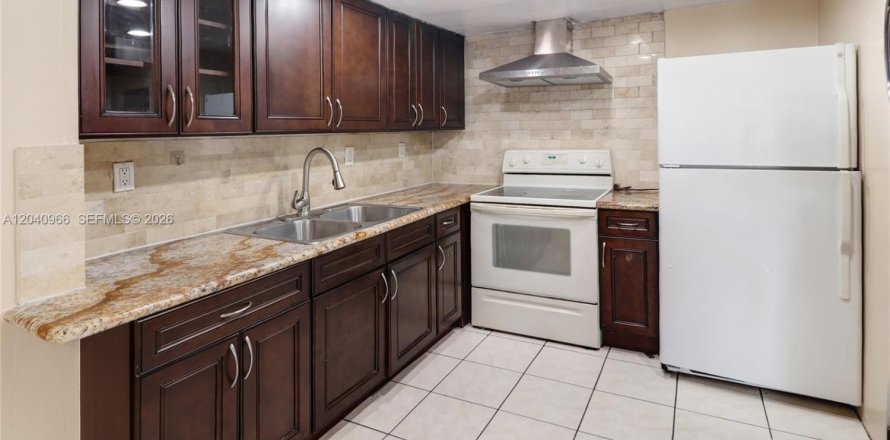 Touwnhouse à North Lauderdale, Floride 3 chambres, 106.56 m2 № 2276762