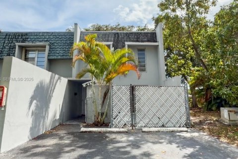 Touwnhouse à vendre à North Lauderdale, Floride: 3 chambres, 106.56 m2 № 2276762 - photo 24