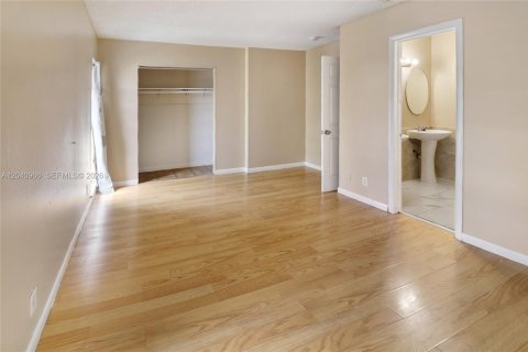 Touwnhouse à vendre à North Lauderdale, Floride: 3 chambres, 106.56 m2 № 2276762 - photo 14