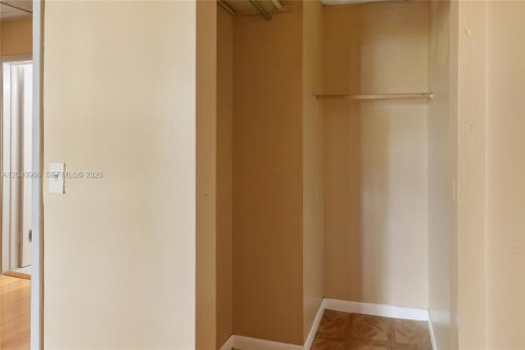 Touwnhouse à vendre à North Lauderdale, Floride: 3 chambres, 106.56 m2 № 2276762 - photo 20
