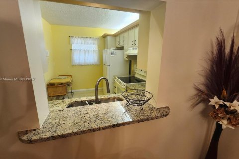 Condominio en venta en Delray Beach, Florida, 1 dormitorio, 84.54 m2 № 1645737 - foto 11