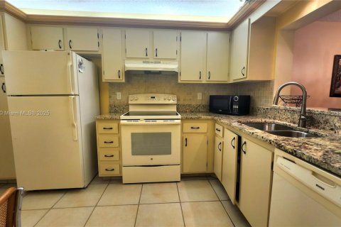 Condominio en venta en Delray Beach, Florida, 1 dormitorio, 84.54 m2 № 1645737 - foto 10