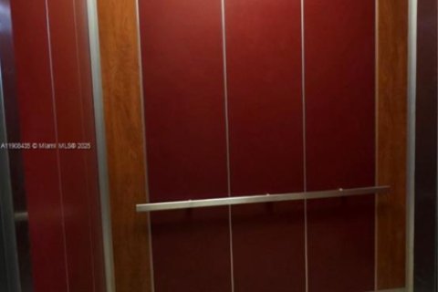 Купить кондоминиум в Майами, Флорида 1 спальня, 69.03м2, № 1965875 - фото 8