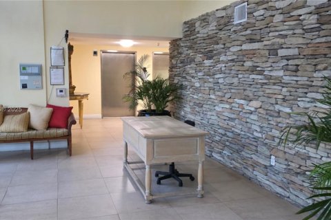 Купить кондоминиум в Майами, Флорида 1 спальня, 69.03м2, № 1965875 - фото 5