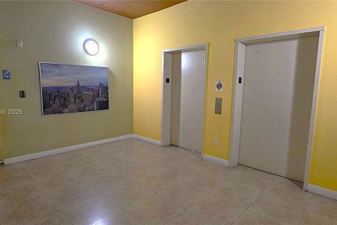 Купить кондоминиум в Майами, Флорида 1 спальня, 69.03м2, № 1965875 - фото 7