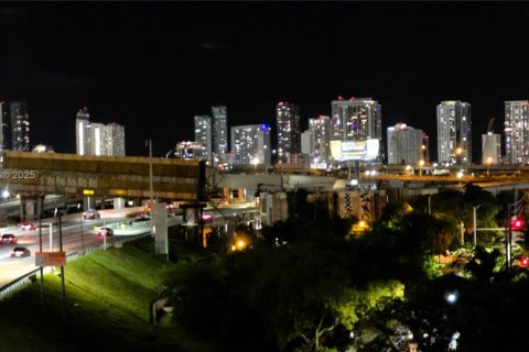 Купить кондоминиум в Майами, Флорида 1 спальня, 69.03м2, № 1965875 - фото 29