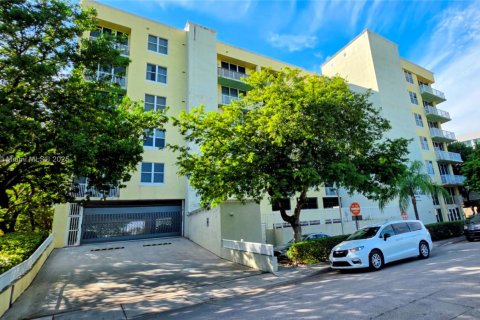 Купить кондоминиум в Майами, Флорида 1 спальня, 69.03м2, № 1965875 - фото 4