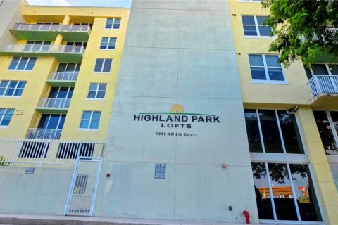 Купить кондоминиум в Майами, Флорида 1 спальня, 69.03м2, № 1965875 - фото 2