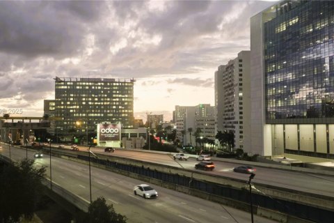 Купить кондоминиум в Майами, Флорида 1 спальня, 69.03м2, № 1965875 - фото 28