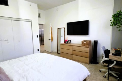 Купить кондоминиум в Майами, Флорида 1 спальня, 69.03м2, № 1965875 - фото 17