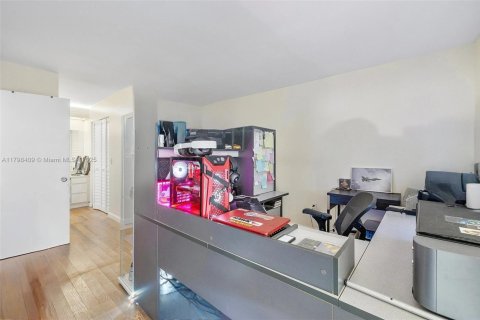 Condo in Miami, Florida, 2 bedrooms  № 1682115 - photo 20