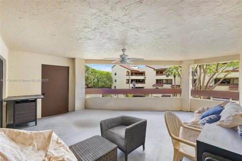 Condo in Miami, Florida, 2 bedrooms  № 1682115 - photo 23