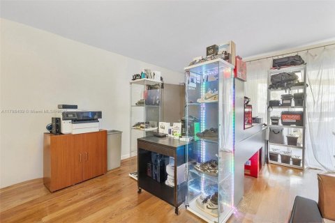Condo in Miami, Florida, 2 bedrooms  № 1682115 - photo 19