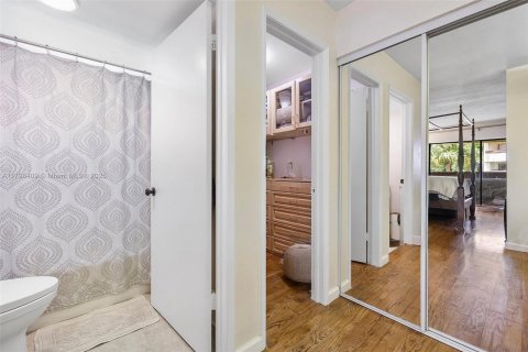Condo in Miami, Florida, 2 bedrooms  № 1682115 - photo 18