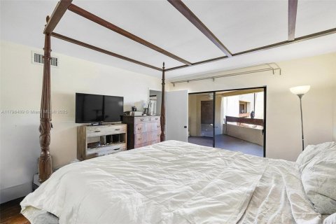 Condo in Miami, Florida, 2 bedrooms  № 1682115 - photo 16