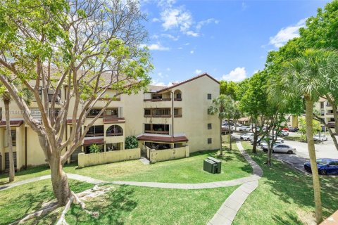 Condo in Miami, Florida, 2 bedrooms  № 1682115 - photo 25