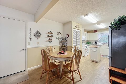 Condo in Ocala, Florida, 2 bedrooms  № 1883428 - photo 19