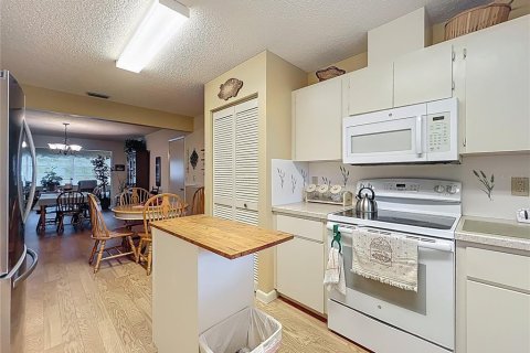 Condo in Ocala, Florida, 2 bedrooms  № 1883428 - photo 17