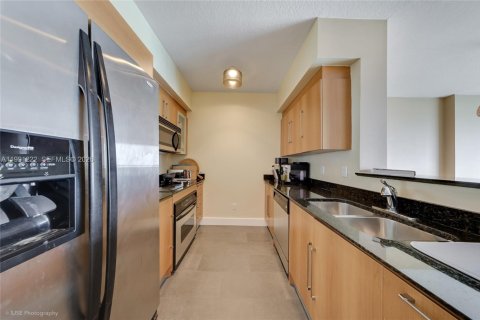 Copropriété à vendre à Miami, Floride: 1 chambre, 78.6 m2 № 2052191 - photo 12