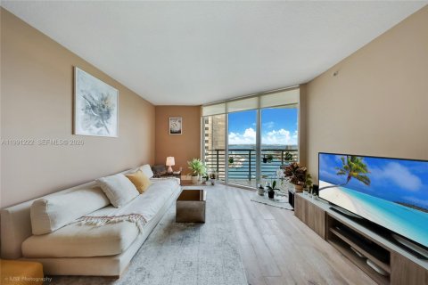 Copropriété à vendre à Miami, Floride: 1 chambre, 78.6 m2 № 2052191 - photo 4