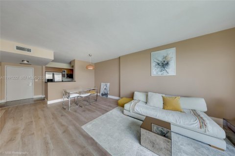 Copropriété à vendre à Miami, Floride: 1 chambre, 78.6 m2 № 2052191 - photo 7