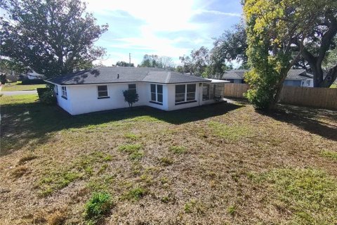 Villa ou maison à louer à Port Richey, Floride: 2 chambres, 93.18 m2 № 1842245 - photo 9