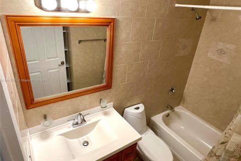 Villa ou maison à louer à Tamarac, Floride: 1 chambre, 51.1 m2 № 1972940 - photo 16