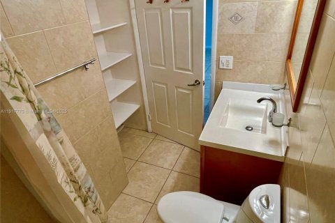 Villa ou maison à louer à Tamarac, Floride: 1 chambre, 51.1 m2 № 1972940 - photo 17