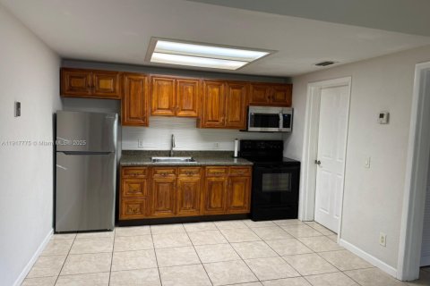 Villa ou maison à louer à Tamarac, Floride: 1 chambre, 51.1 m2 № 1972940 - photo 7