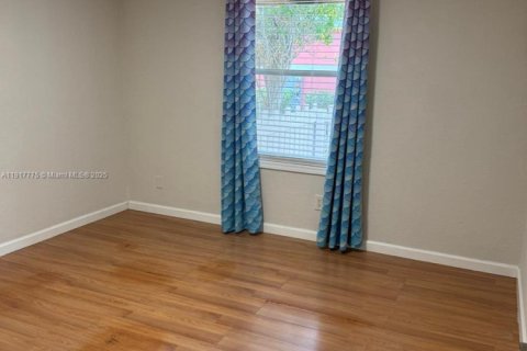 Villa ou maison à louer à Tamarac, Floride: 1 chambre, 51.1 m2 № 1972940 - photo 12