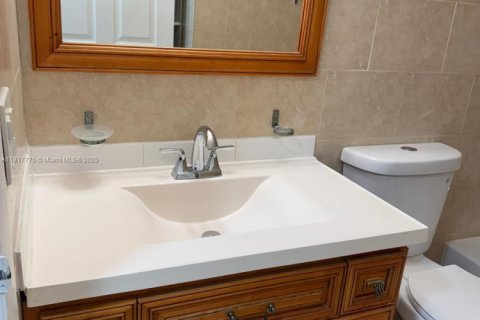 Villa ou maison à louer à Tamarac, Floride: 1 chambre, 51.1 m2 № 1972940 - photo 18