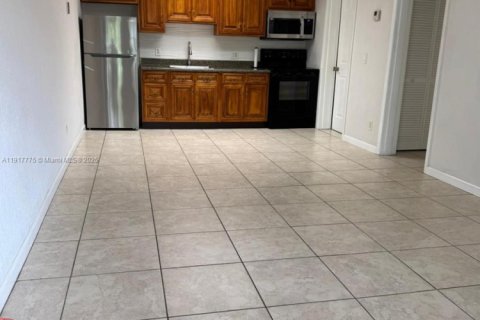 Villa ou maison à louer à Tamarac, Floride: 1 chambre, 51.1 m2 № 1972940 - photo 8