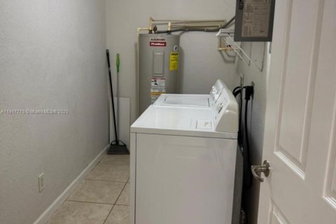 Villa ou maison à louer à Tamarac, Floride: 1 chambre, 51.1 m2 № 1972940 - photo 21