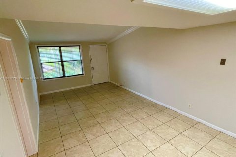 Villa ou maison à louer à Tamarac, Floride: 1 chambre, 51.1 m2 № 1972940 - photo 6