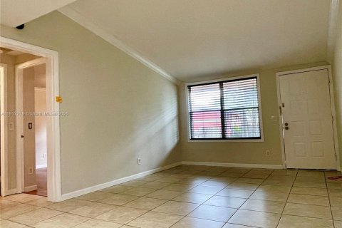 Villa ou maison à louer à Tamarac, Floride: 1 chambre, 51.1 m2 № 1972940 - photo 4