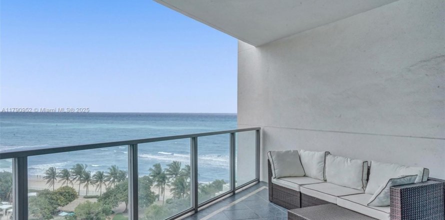 Condo in Hollywood, Florida, 2 bedrooms № 1732090