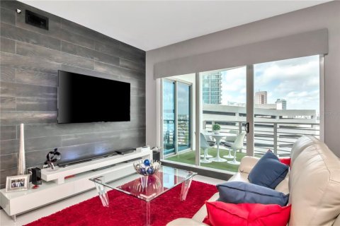 Condo in Tampa, Florida, 2 bedrooms  № 2109021 - photo 5
