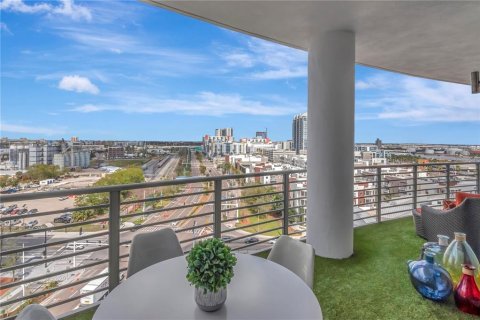 Condo in Tampa, Florida, 2 bedrooms  № 2109021 - photo 28