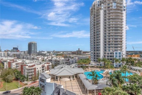 Condominio en Tampa, Florida, 2 dormitorios  № 2109021
