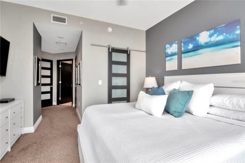 Condo in Tampa, Florida, 2 bedrooms  № 2109021 - photo 22