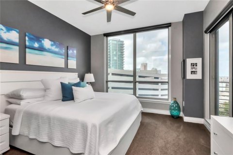 Condo in Tampa, Florida, 2 bedrooms  № 2109021 - photo 19