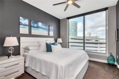 Condo in Tampa, Florida, 2 bedrooms  № 2109021 - photo 21